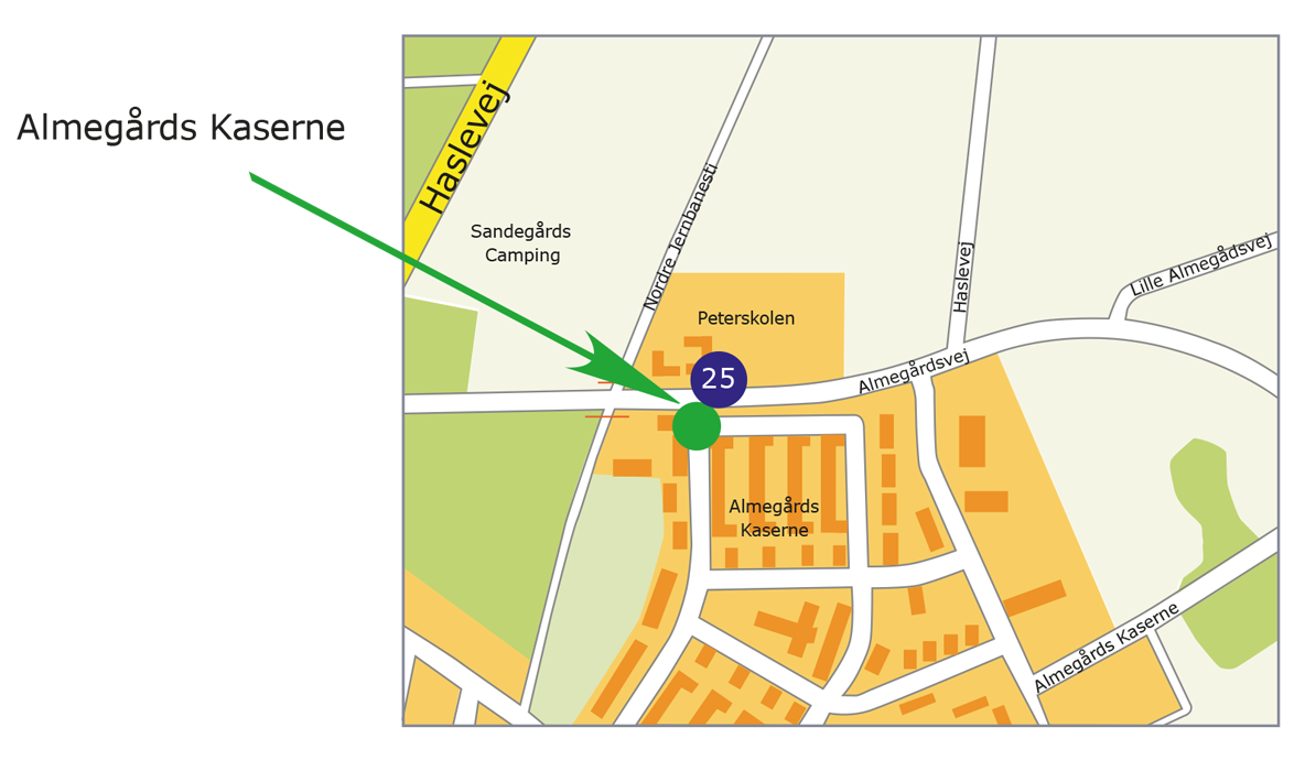 Kort over Almegårds Kaserne, der viser rute og parkering ved Peterskolen for besøgende til Forsvarets Dag.